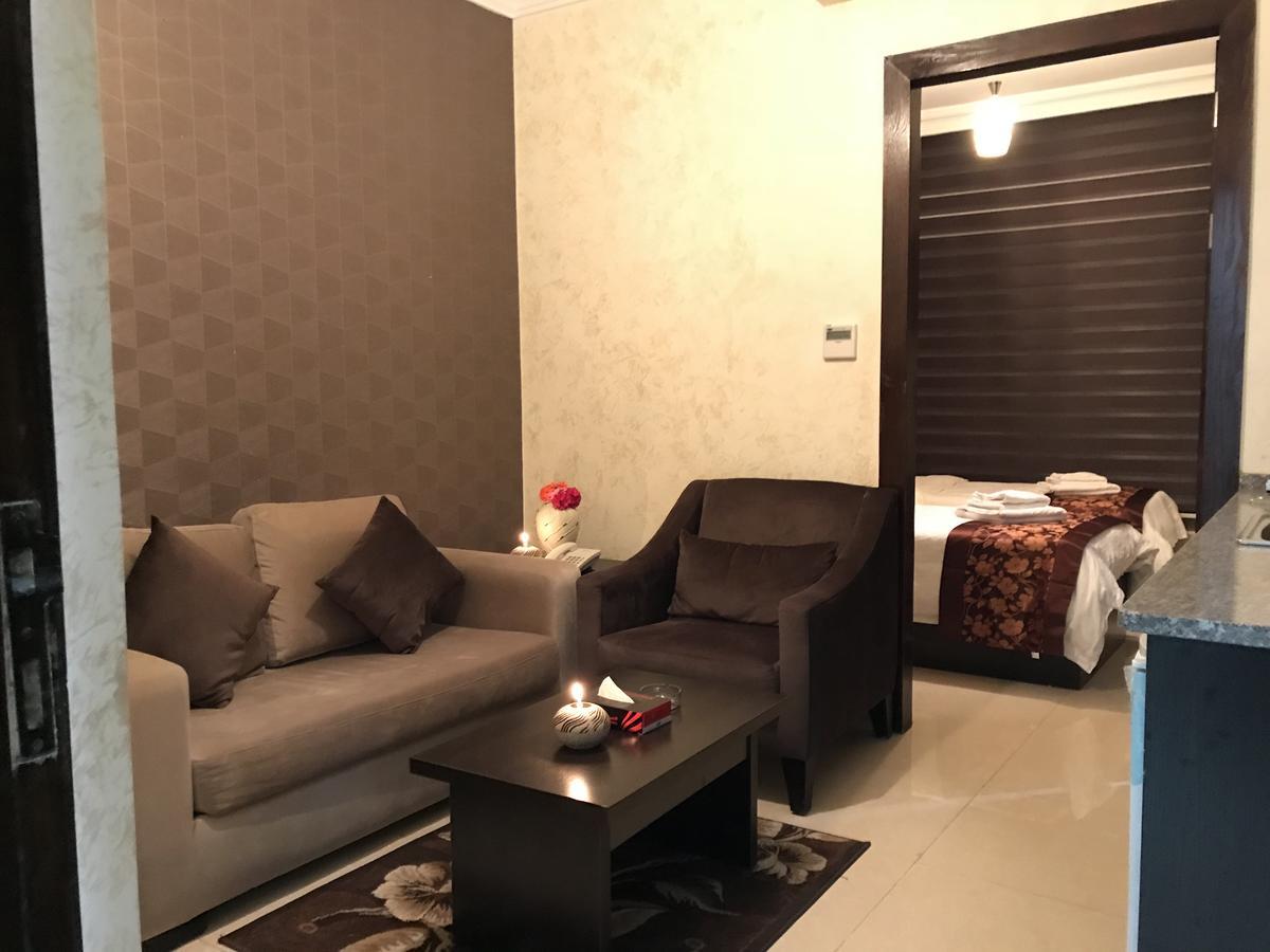 Al Haneen Hotel Apartments Safut Bagian luar foto